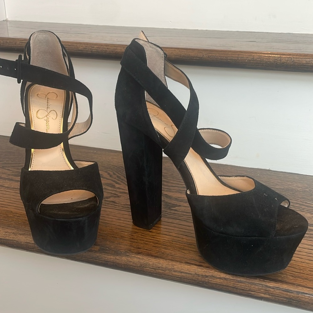 Jessica Simpson platform heel